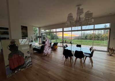 Parquet chêne Brossé verni 15×200 – maison sur Quimper